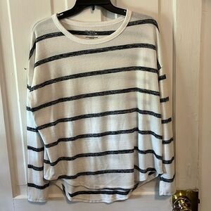 Women’s long sleeve Tome & Tru shirt M